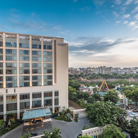 Hyatt Ahmedabad Hotell Exteriör bild Hilton Hanoi
