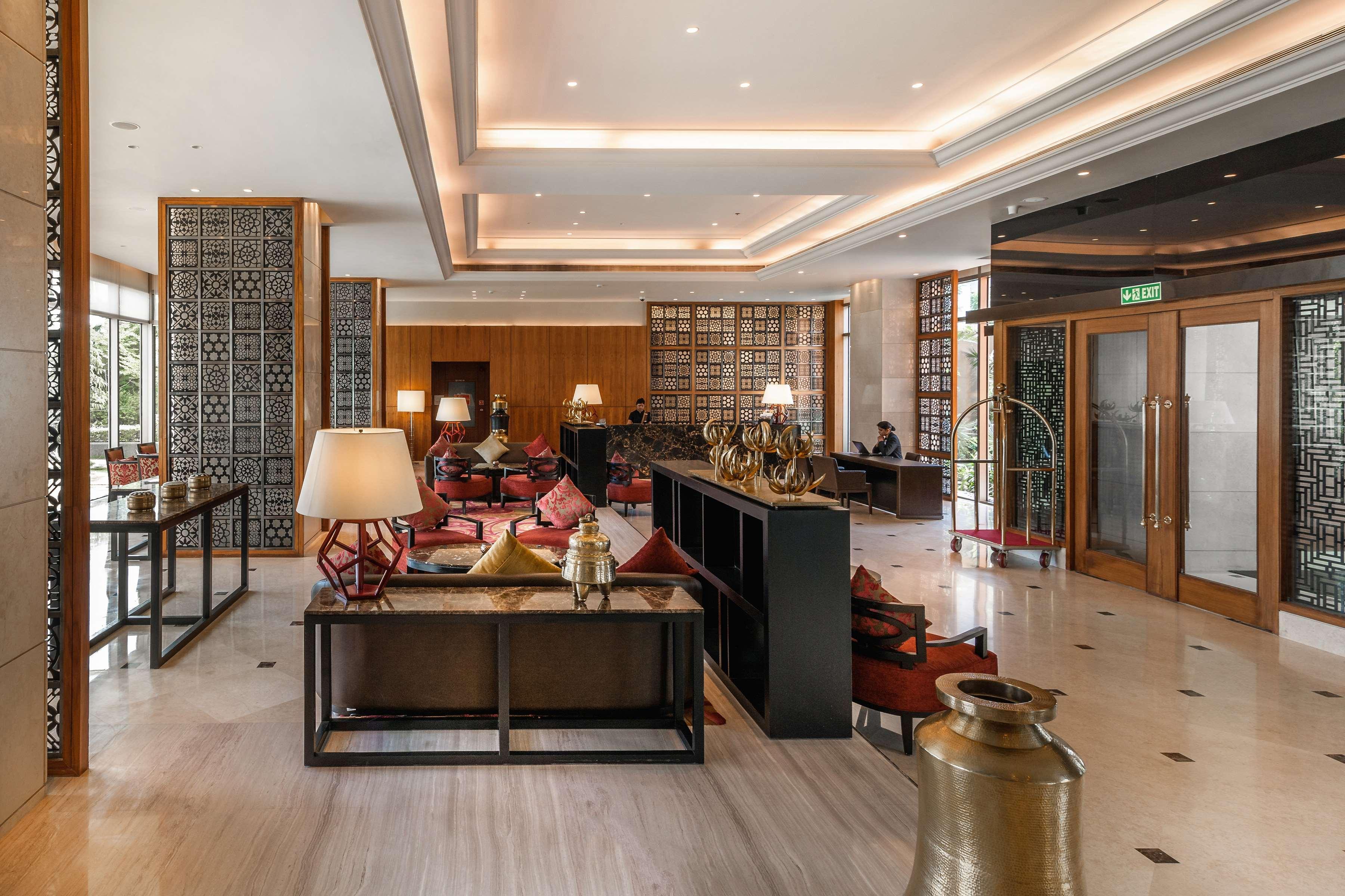 Hyatt Ahmedabad Hotell Exteriör bild The lobby of the hotel