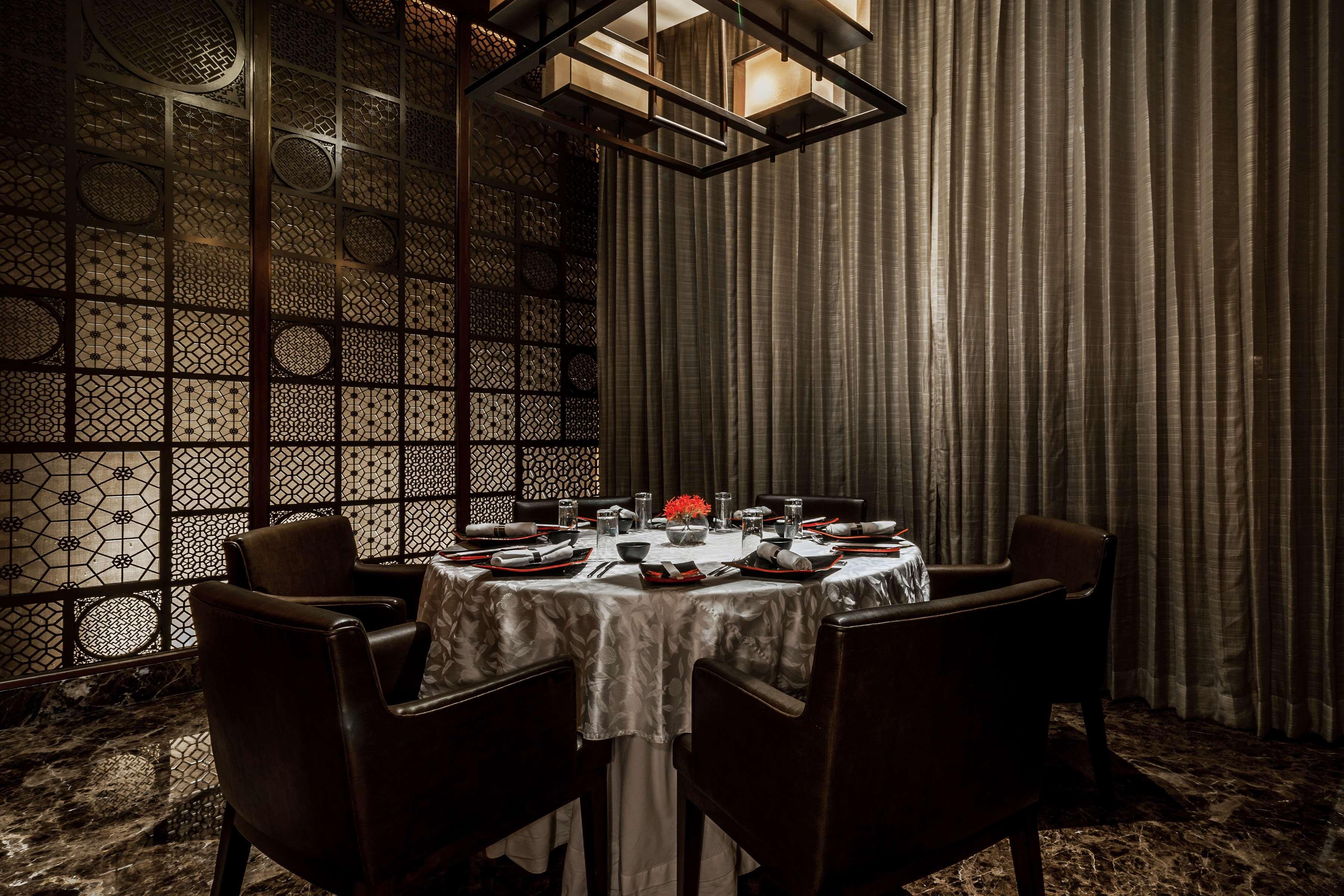 Hyatt Ahmedabad Hotell Exteriör bild Private dining room at the restaurant