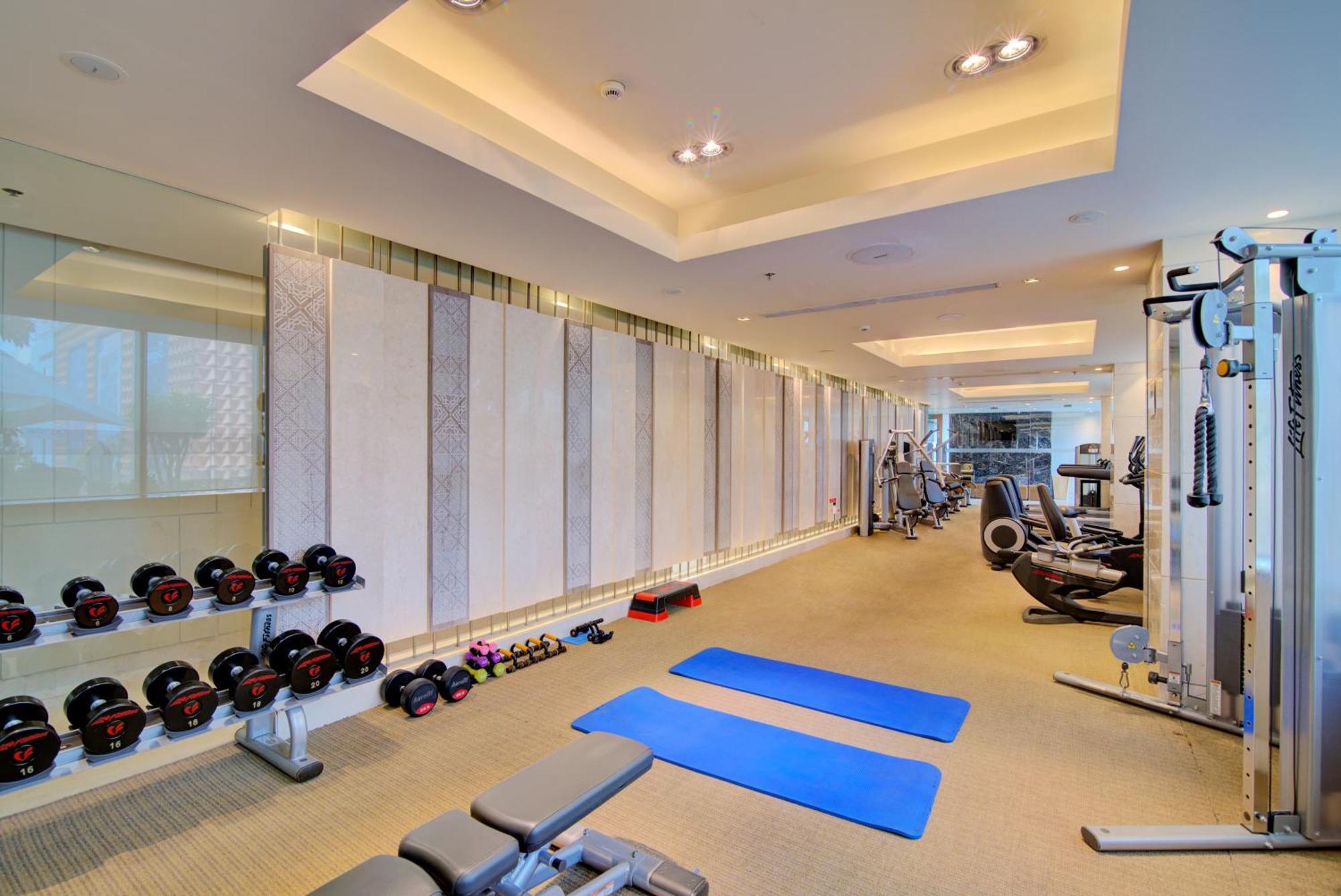 Hyatt Ahmedabad Hotell Exteriör bild The gym at The Landmark