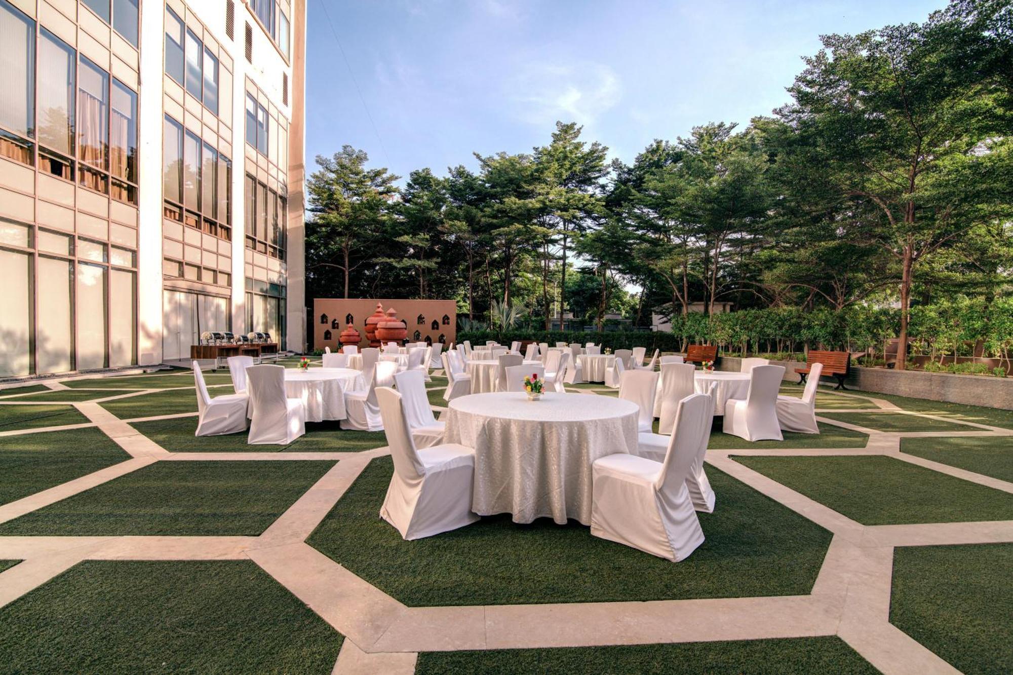 Hyatt Ahmedabad Hotell Exteriör bild The Park, Hyderabad